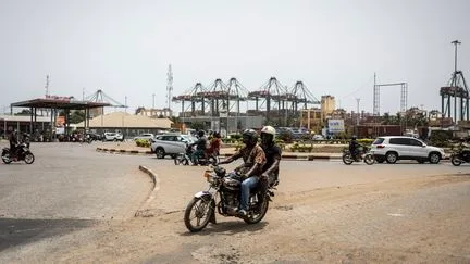 Deux journalistes français et leur collaborateur local remis en liberté provisoire après avoir été détenus au Togo
