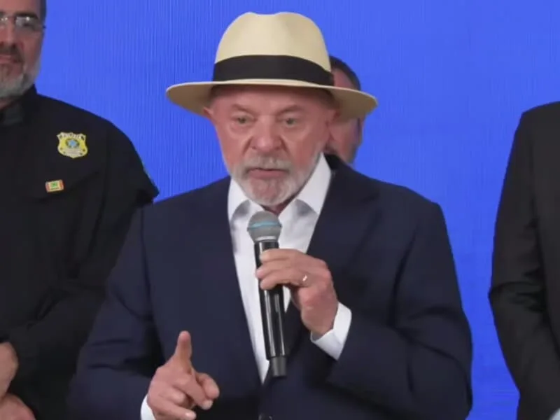 Quem fez o terrorismo criticado por Trump foi o Bolsonaro, diz Lula