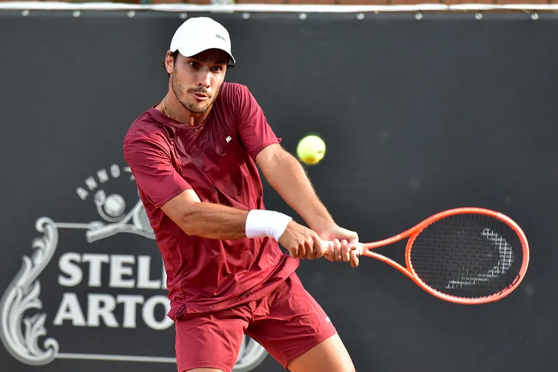 Ribeiro vence com argentino na Alemanha e se garante na semi