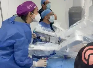 En el Clínico Universitario se llegó a la cirugía robótica número 20 sin complicaciones