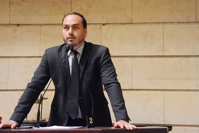 O tamanho do patrimônio declarado por Carlos Bolsonaro à Justiça Eleitoral