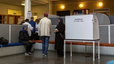Opposition edges ahead in Swedish election