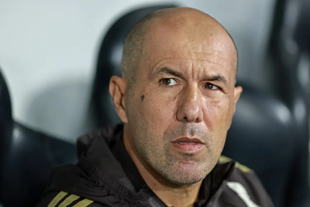 Após tropeço na Vila Belmiro, Leonardo Jardim fala em disputa até o fim com o Palmeiras
