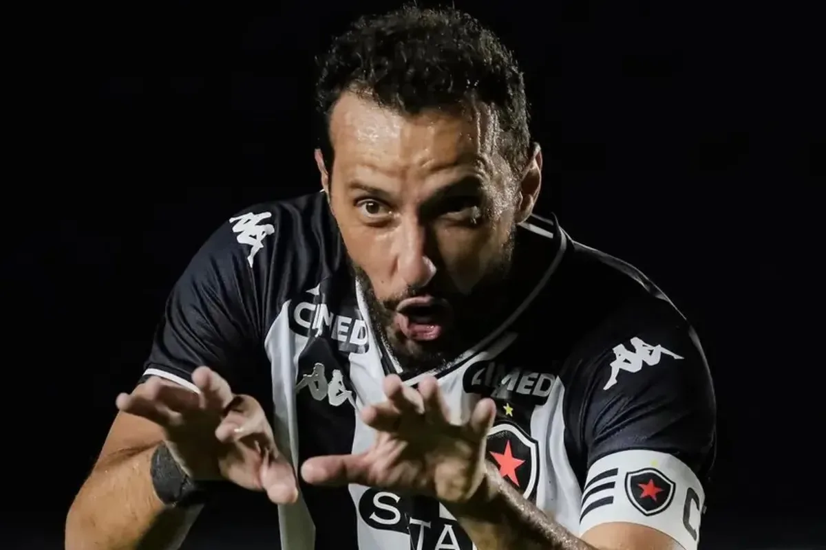 Nenê se aproxima do gol 300 e vive grande fase com o Botafogo-PB na Série C