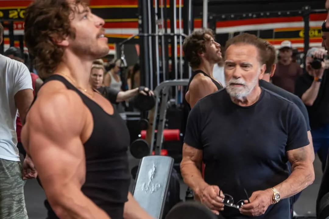 Arnold Schwarzenegger, 79 años: “Desayuno yogur griego con granola y me encantan las lentejas con cereales y verduras”