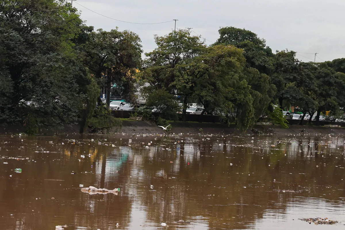 São Paulo segue em alerta de perigo para tempestades neste domingo (13)