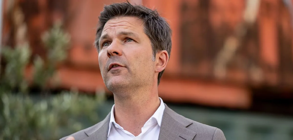 Krach beklagt Kompromisse „bis zur Unkenntlichkeit“ – SPD muss wegen schlechter Ergebnisse sparen