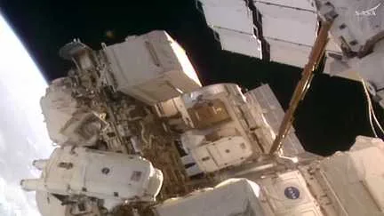 "Je suis dehors !" : l'astronaute française Sophie Adenot entre dans l'Histoire en devenant la première Française à sortir dans l'espace