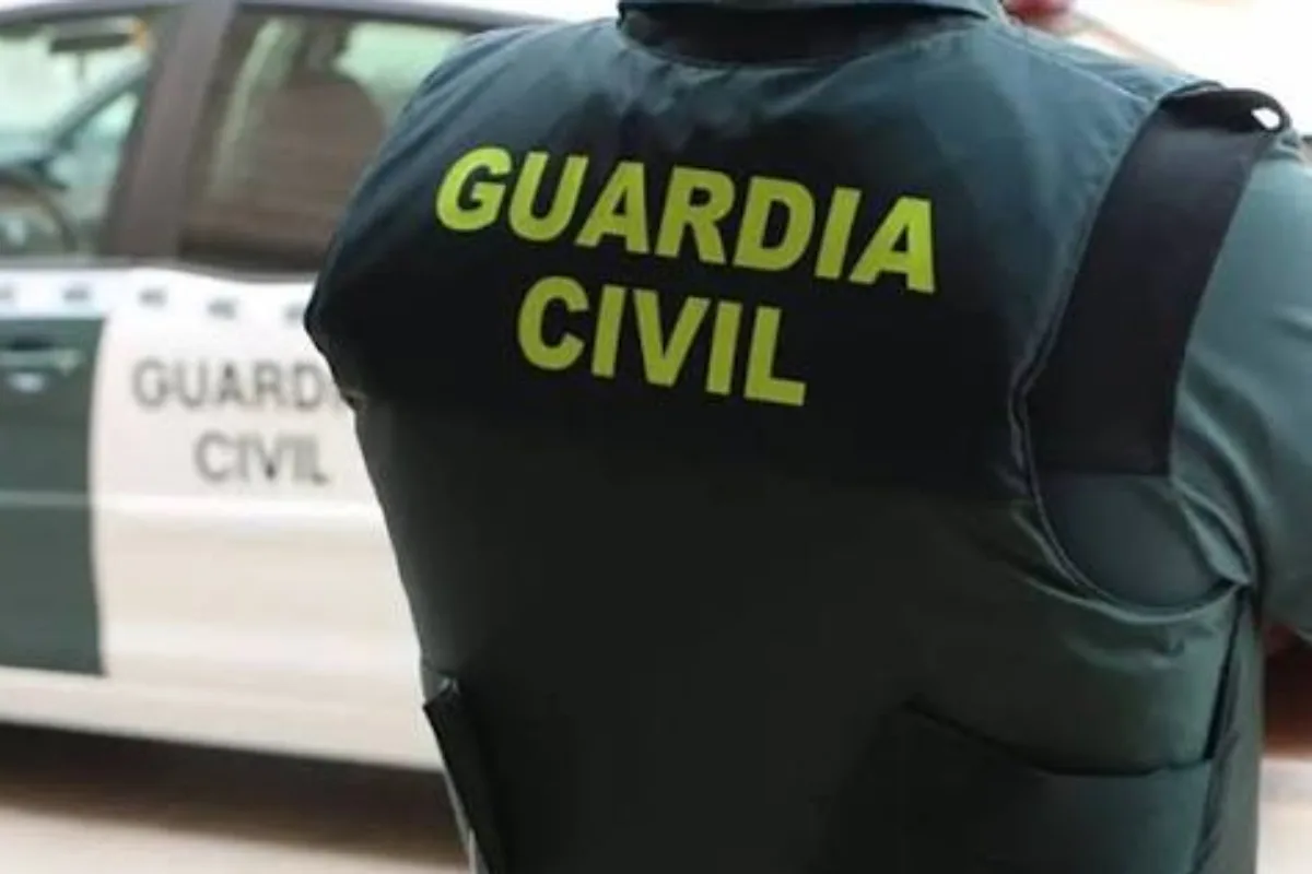 Detienen a un falso guardia civil que se embolsó 135.000 euros prometiendo conseguir a sus víctimas casas y coches en subastas judiciales