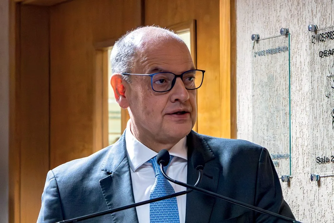 O novo decreto de Ricardo Couto para garantir neutralidade no governo do Rio nas eleições