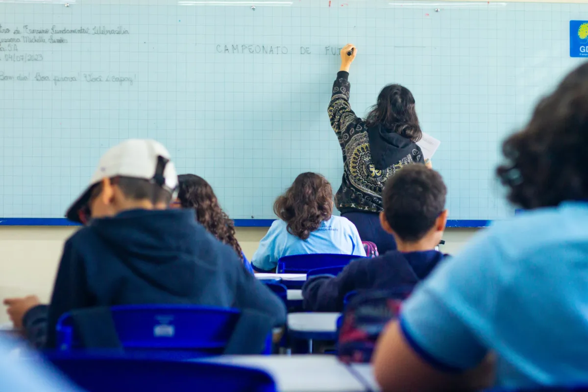 Sinpro-DF acusa governo Celina de interferir no planejamento das escolas para elevar Ideb