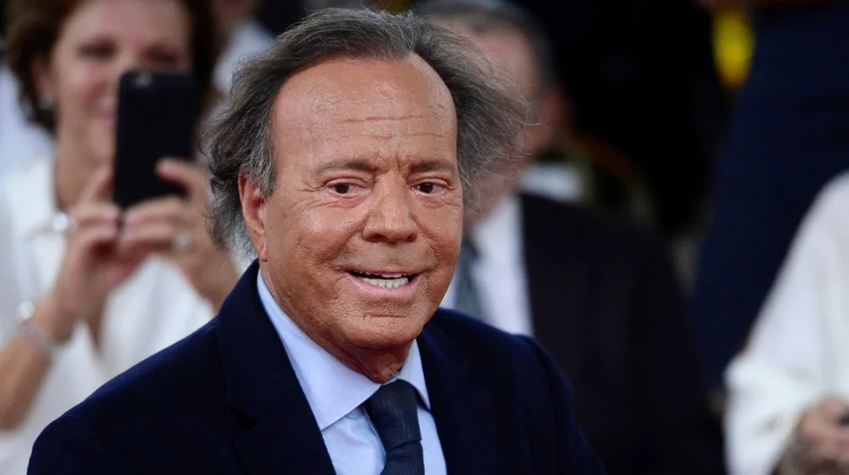Avanza la investigación contra Julio Iglesias por explotación laboral y agresión sexual