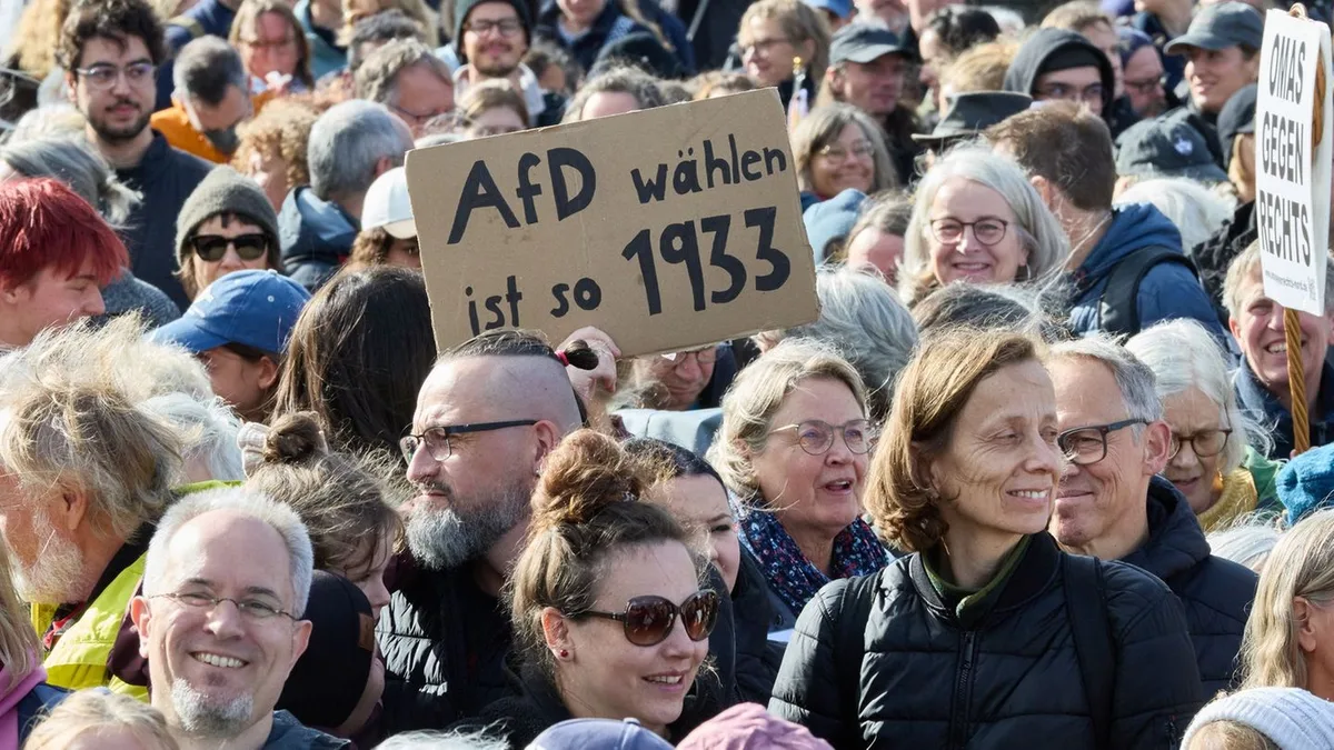 Demonstration in Hamburg: Demonstration in Hamburg für Prüfung der AfD
