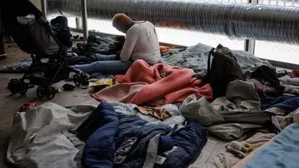 "Beaucoup n'appellent même plus le 115" : à Marseille, la détresse des familles à la rue face au manque de places d'hébergement