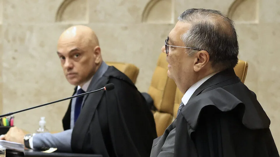 Defendido por Moraes e Dino, diploma para jornalistas não é exigido em grandes democracias