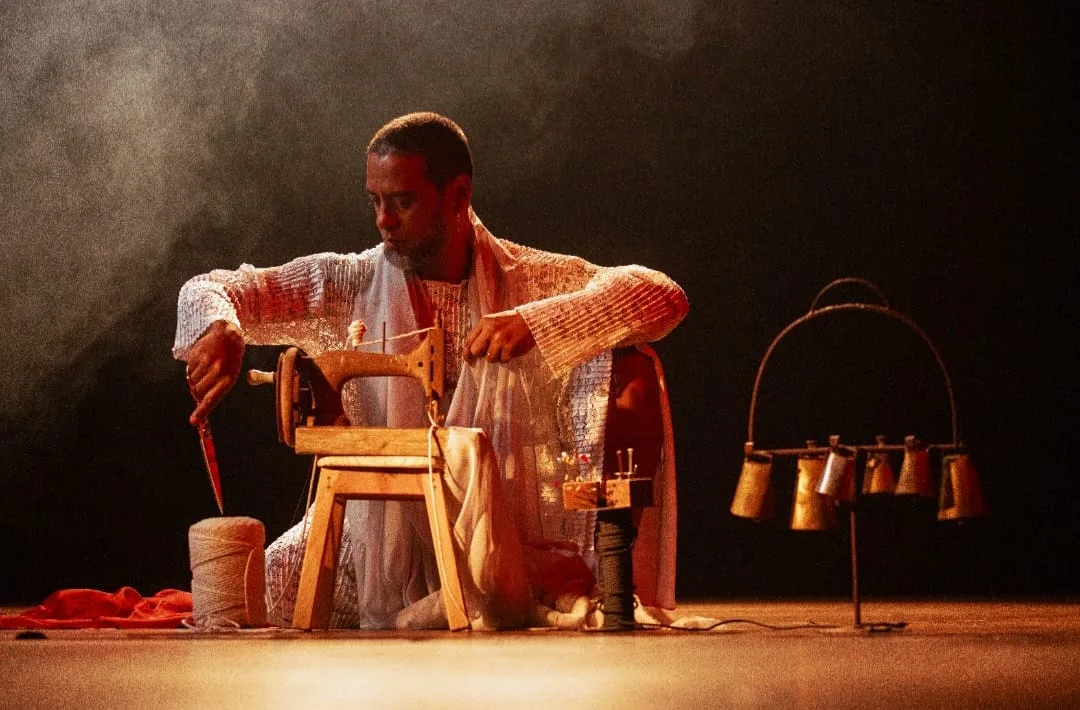Novo espetáculo estreia na Bahia com teatro, dança e artes visuais