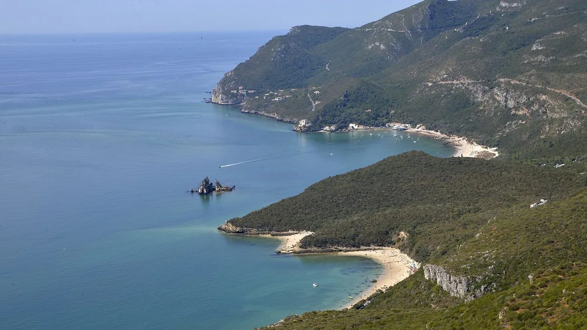 Setúbal. Protestos contra privatização de praias na Arrábida