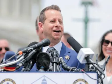 Florida holds 1st major primaries after Republicans' mid-decade redistricting