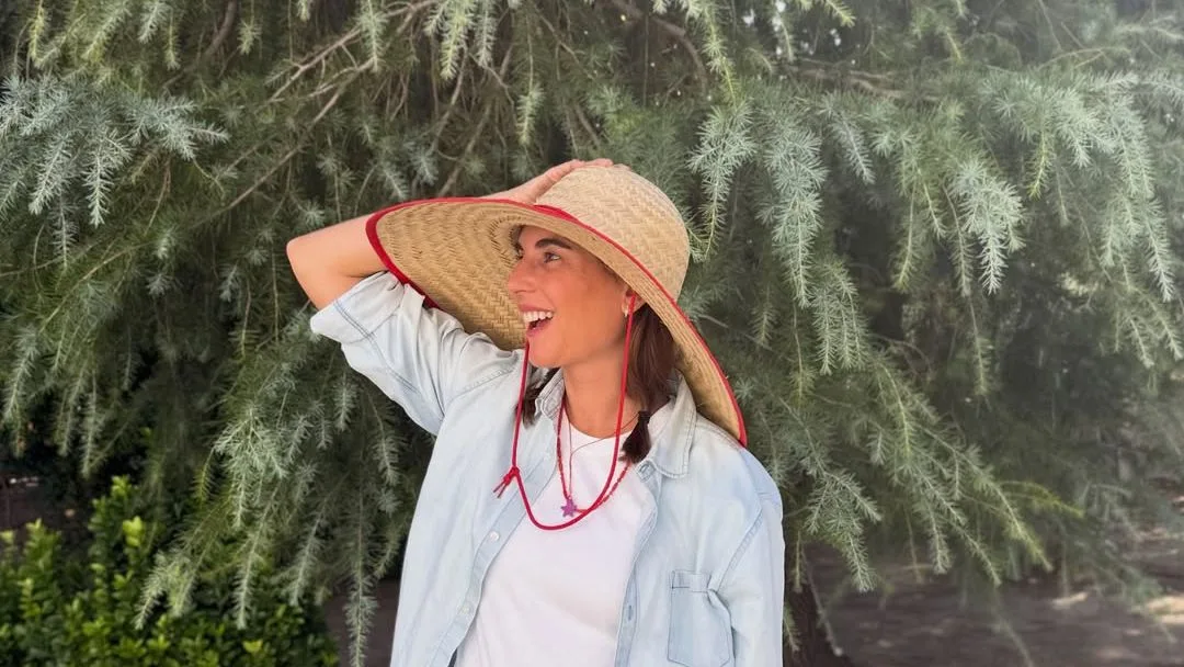 Lourdes Montes tiene el conjunto mostaza que te enamorará este otoño: es de la firma Bimani