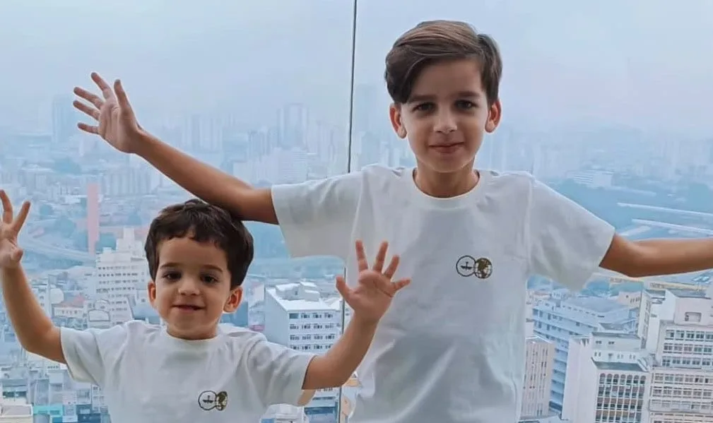 Campanha de irmãos acreanos com doença rara chega a R$ 3,2 milhões
