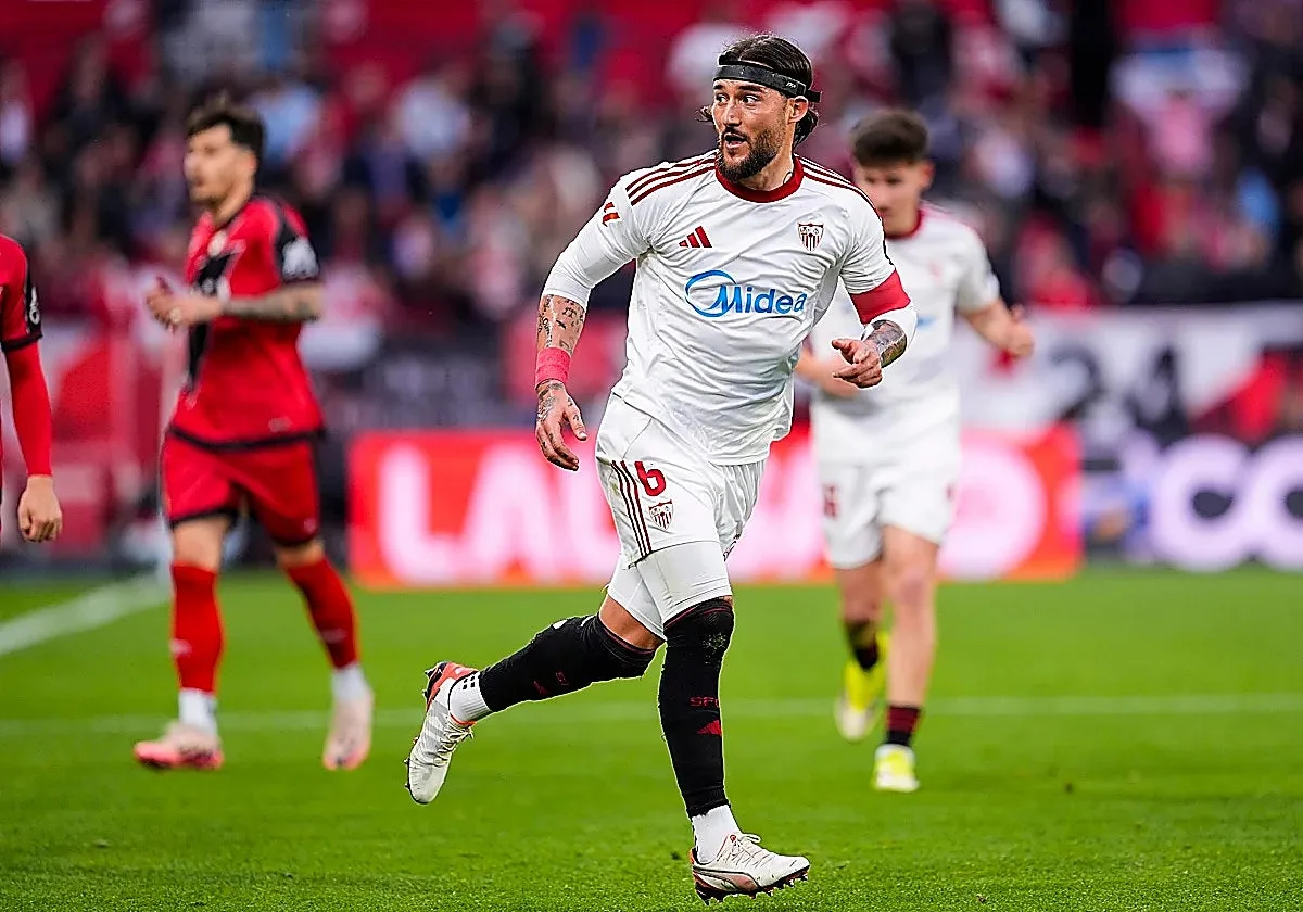 Gudelj, en el radar del Málaga tras su salida del Sevilla