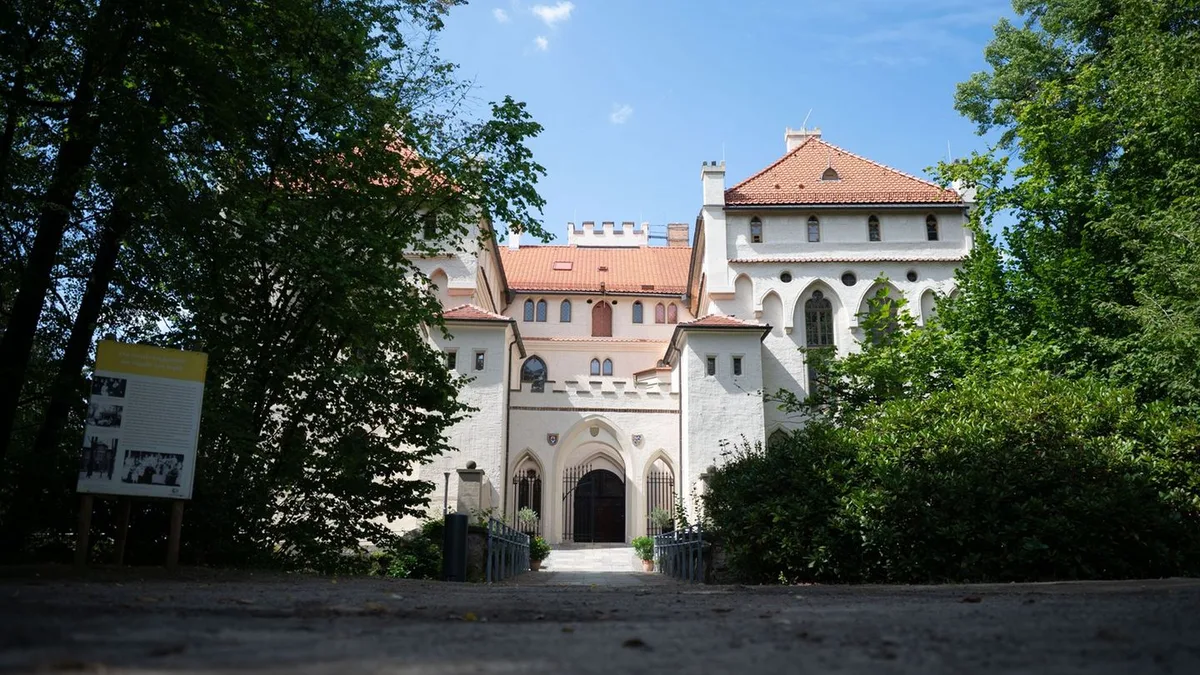 Sanierung: Schloss Seifersdorf mit Festakt wiedereröffnet