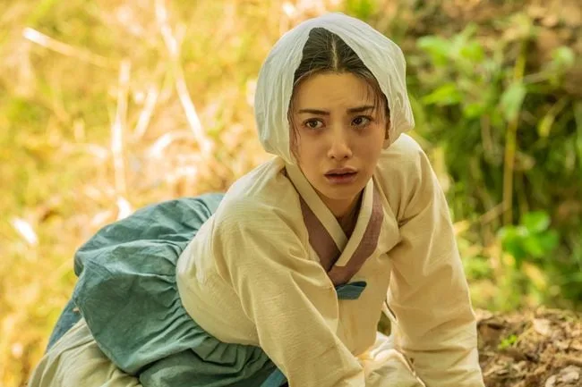 전신문신 제거한 나나, '입술필러' 사과..배우 성장점이길 [Oh!쎈 이슈]