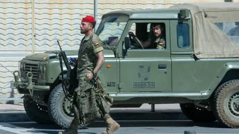 Defensa lleva a la Justicia los audios de militares presumiendo de dar palizas a migrantes en Ceuta