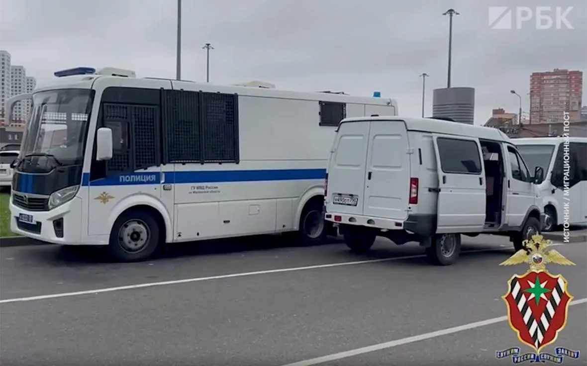 В метро Москвы за несколько часов рейда нашли 140 нелегальных мигрантов