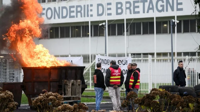 La production de l'entreprise a été interrompue six mois cette année à cause d'un grave incendie: trois offres de reprise ont été déposées pour sauver la Fonderie de Bretagne