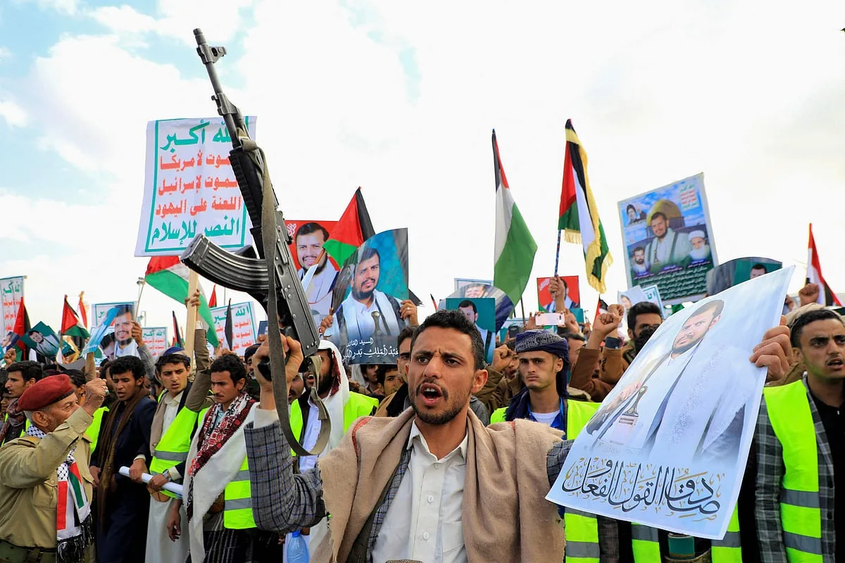 Irão oferece-se para "facilitar diálogo" entre Arábia Saudita e houthis do Iémen