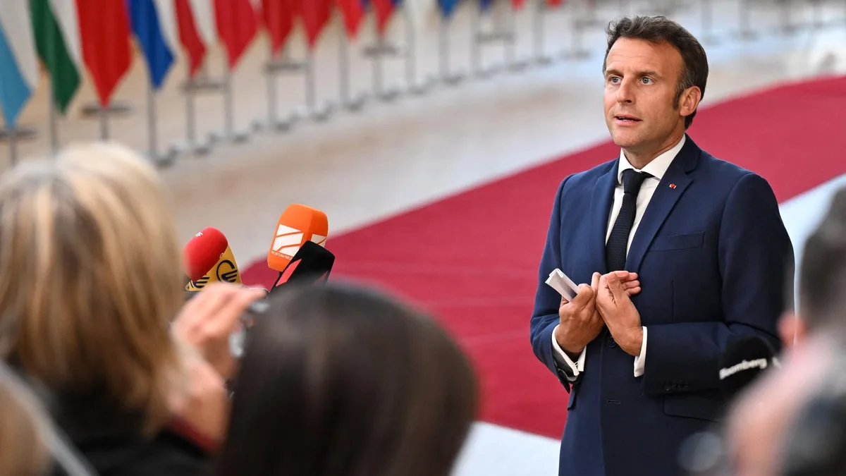 La réponse cinglante d’Emmanuel Macron à Marine Le Pen sur l’Ukraine : « La capitulation, c’est la faiblesse »