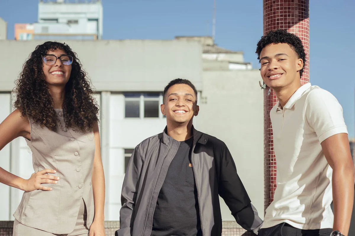 Jovens negros 'furam bolha' e conquistam bolsa para graduação no exterior