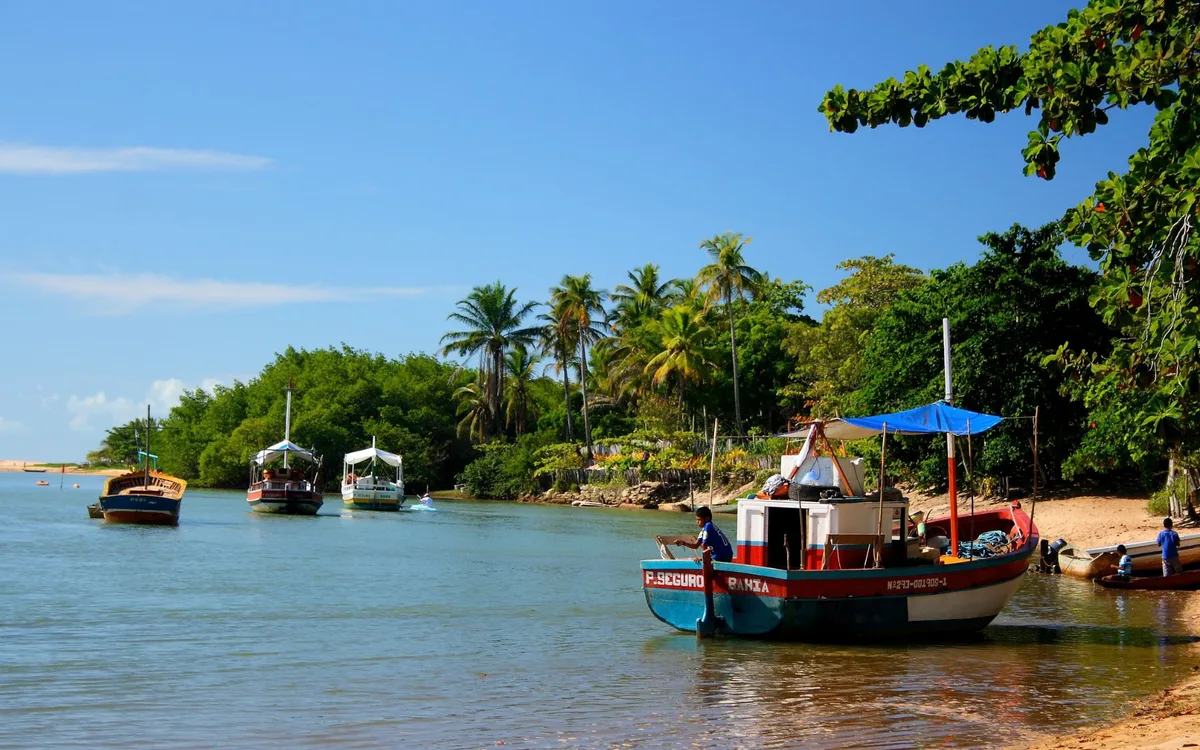 Paraíso na Bahia proíbe circulação de carros para preservar cenário