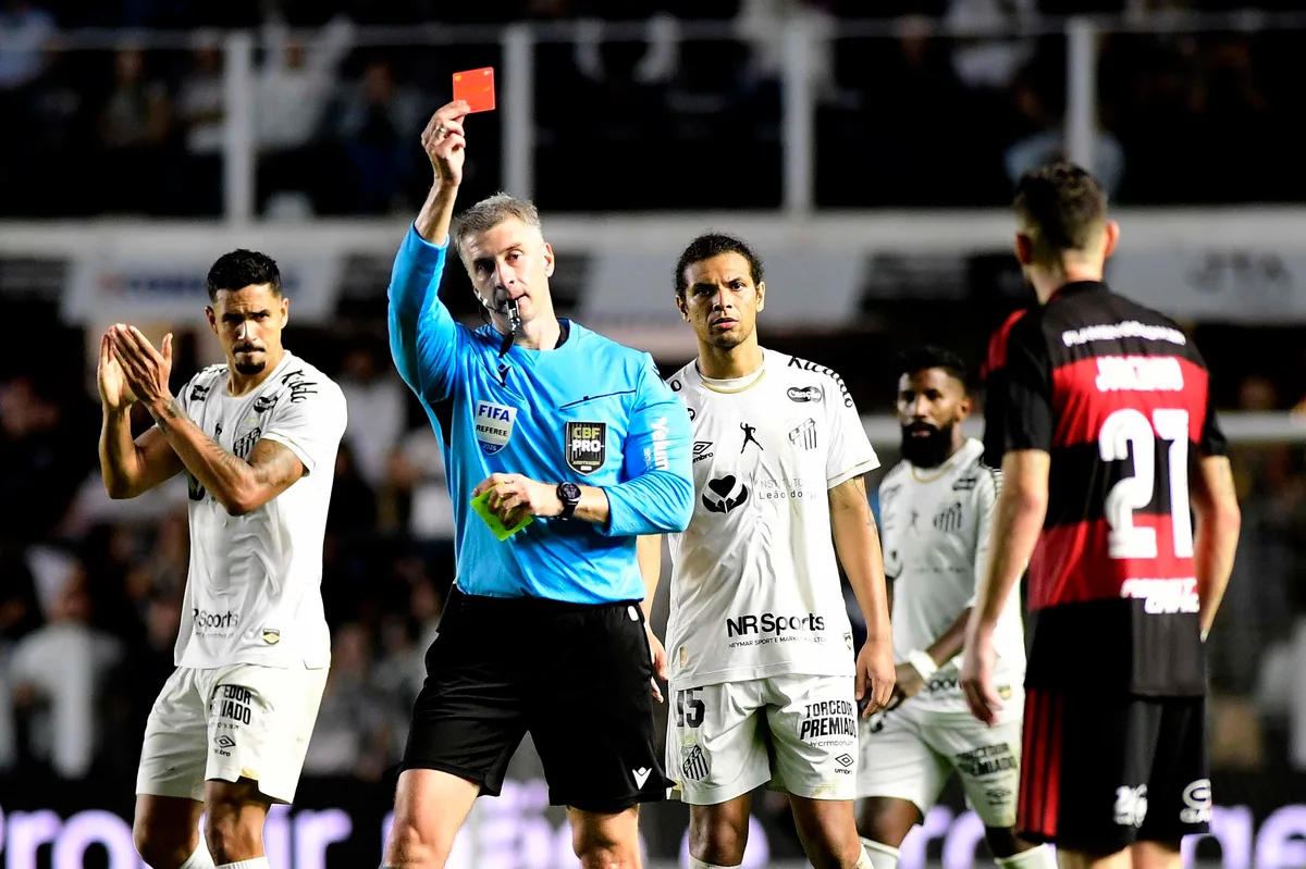 Criticado pelo Flamengo, Daronco é escalado para jogo CRB x Botafogo-SP, pela Série B