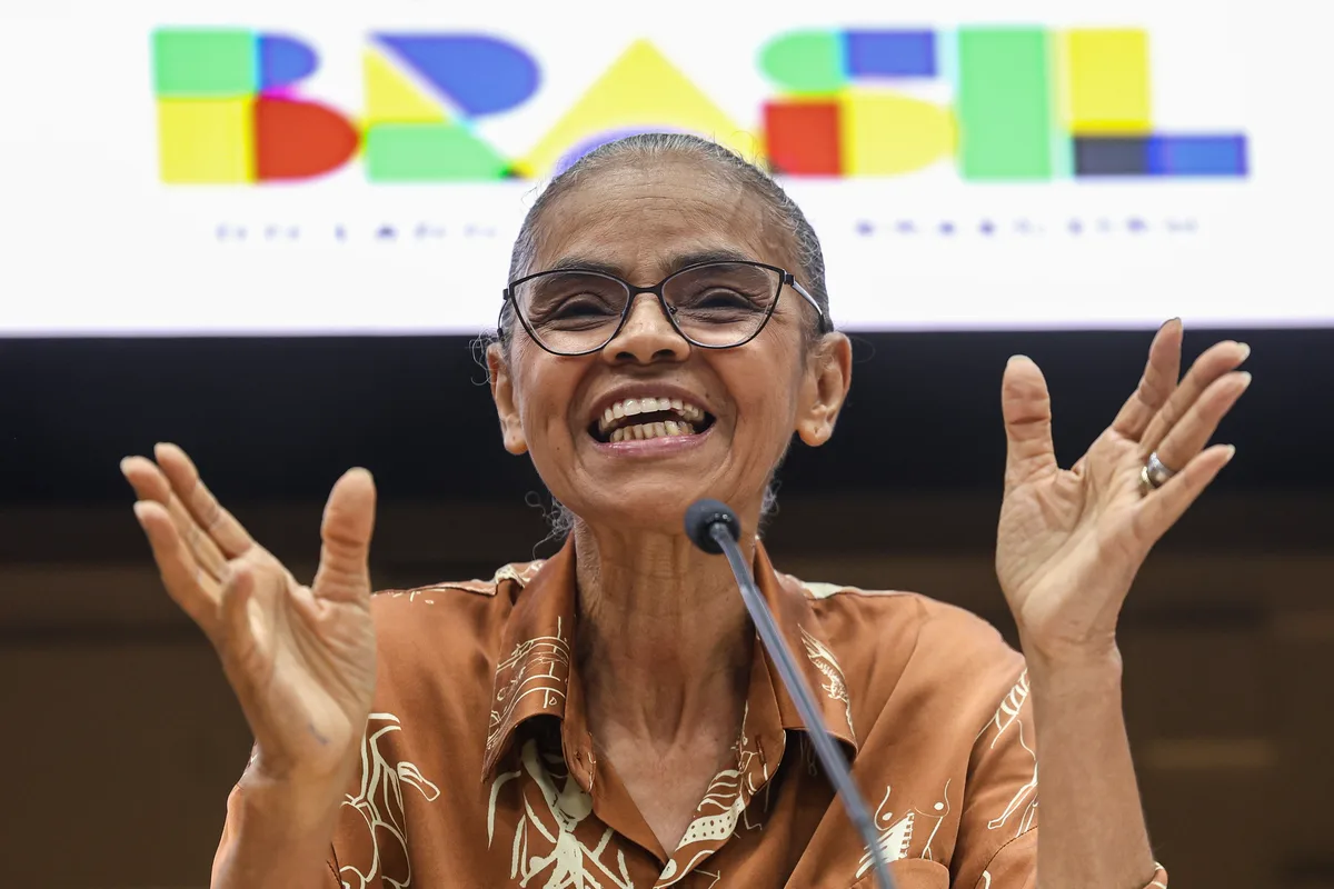 Moraes deveria ser afastado “para poder se defender”, diz Marina