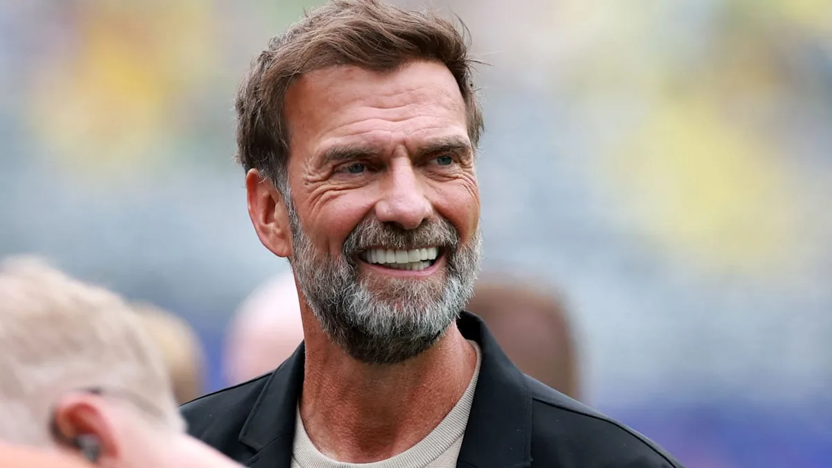 Anreise ++ Begleiter ++ Keine Interviews - Klopp beim Supercup!
