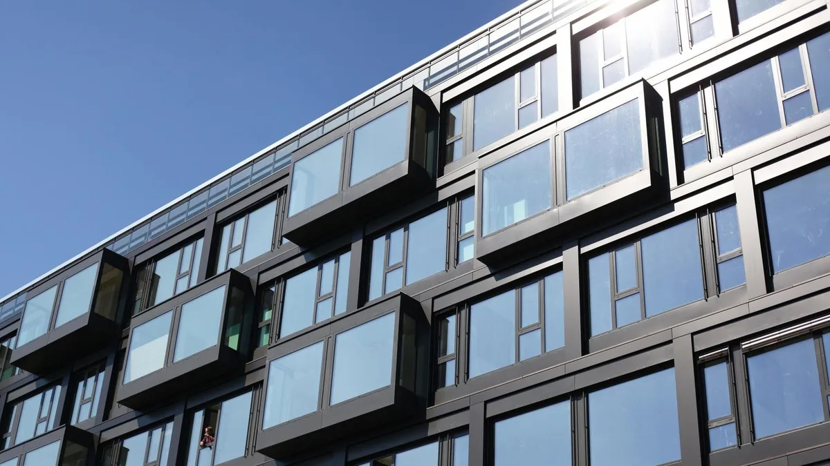 Nach Wahlsieg der Linken in Berlin - Bundeskanzler Merz kündigt schnelles Gesetz gegen Enteignungen an