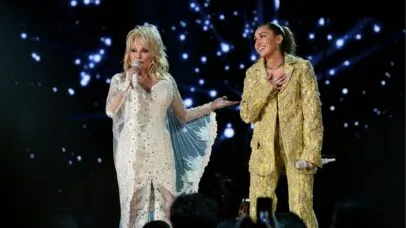Miley Cyrus homenageia a madrinha Dolly Parton: ‘Tenho um anjo ao meu lado. Sempre tive’