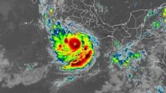 Furacão Polo ganha força em tempo recorde em meio a 'super El Niño' e coloca litoral do México em alerta