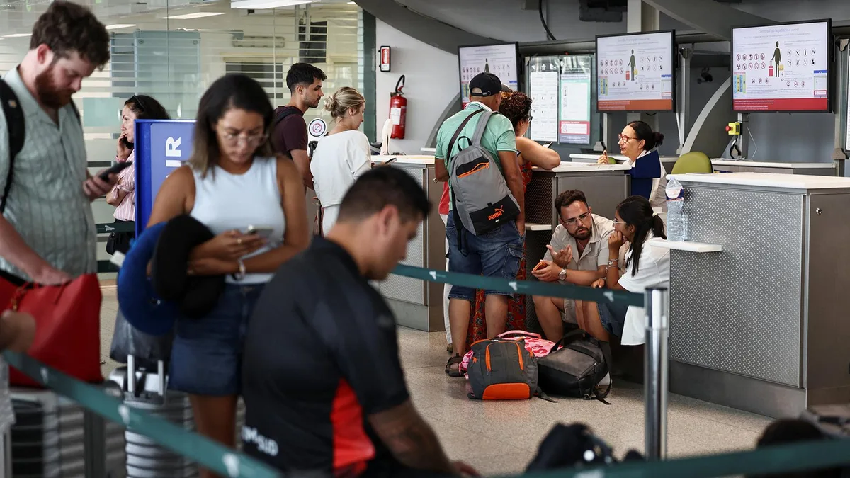 Flugbetrieb in Catania läuft wieder an - Warnstufe für Vulkan Ätna gesenkt