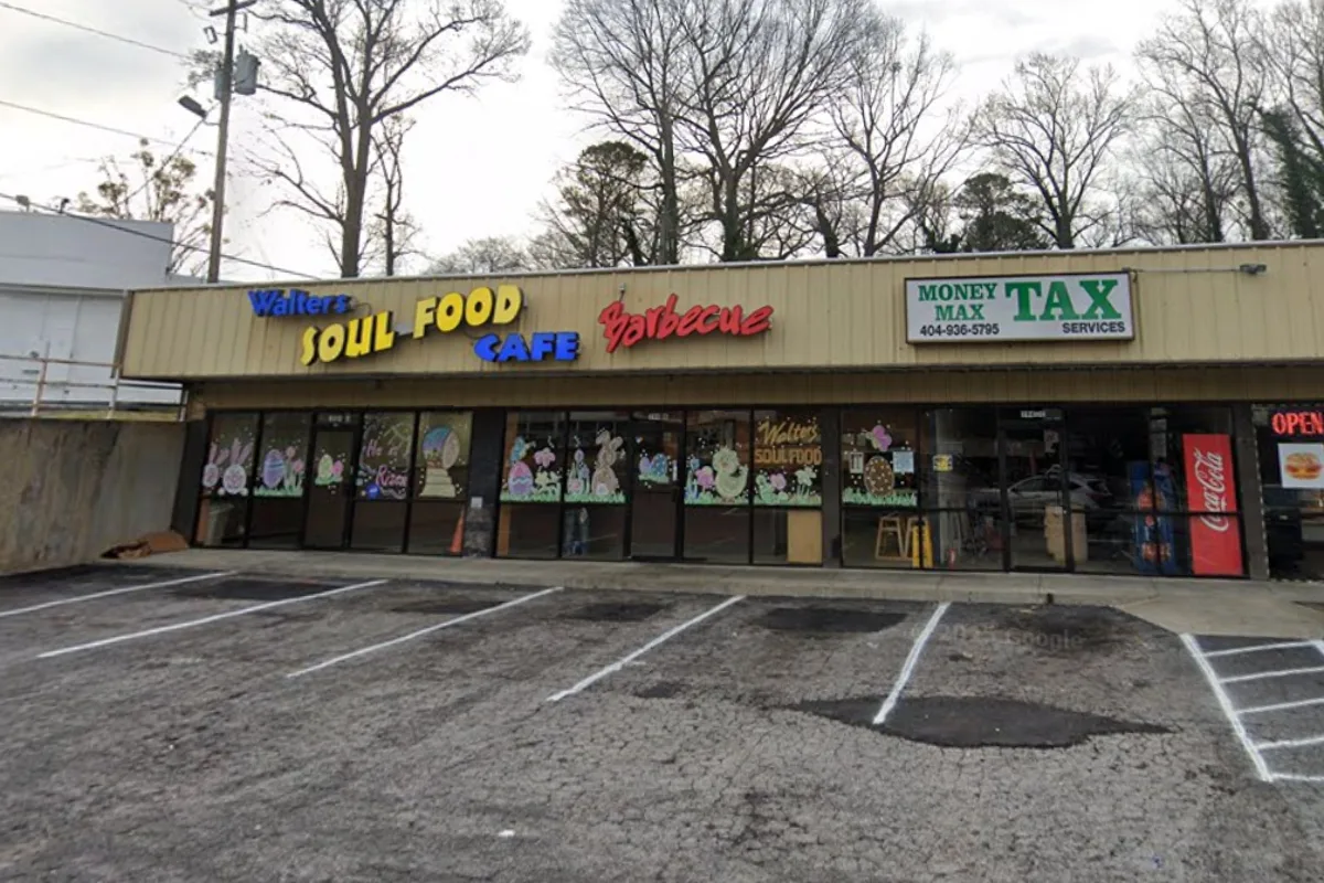 Dead man found stuck in kitchen vent at Atlanta soul food cafe