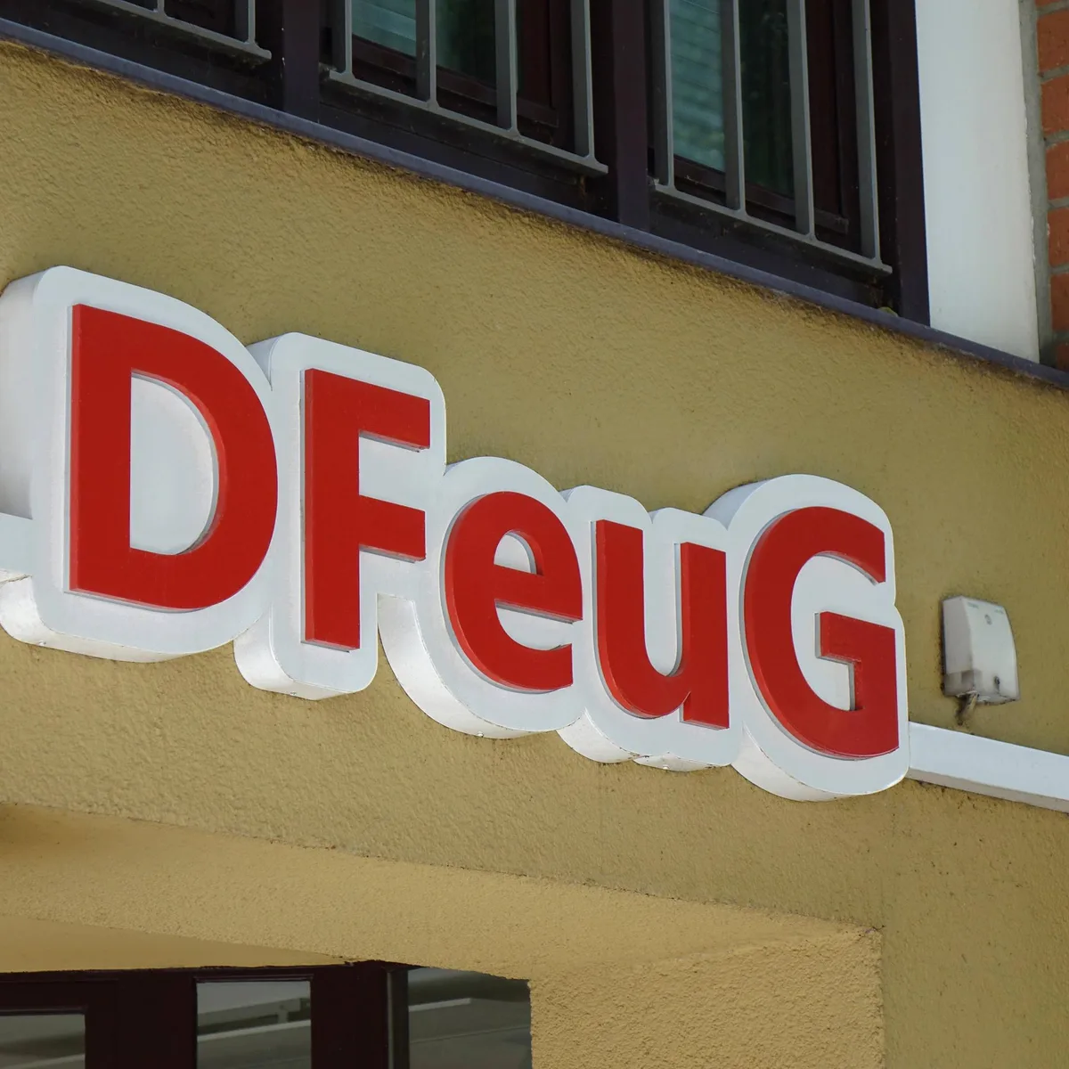 "Vorbeugender Brandschutz" - Feuerwehr-Gewerkschaft fordert bessere Vorbereitung auf Waldbrände - mit Schneisen und Wasserdepots