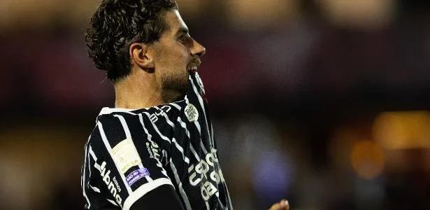 Após susto, Pedro Raul treina e pode ser relacionado no Corinthians