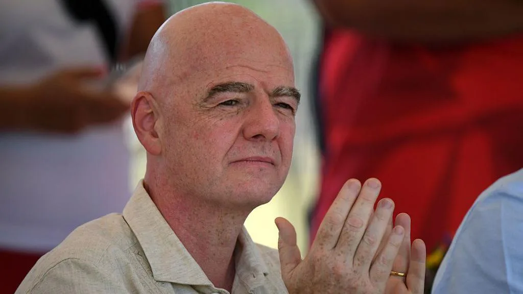O gráfico que mostra como o mundo está dividido sobre Infantino