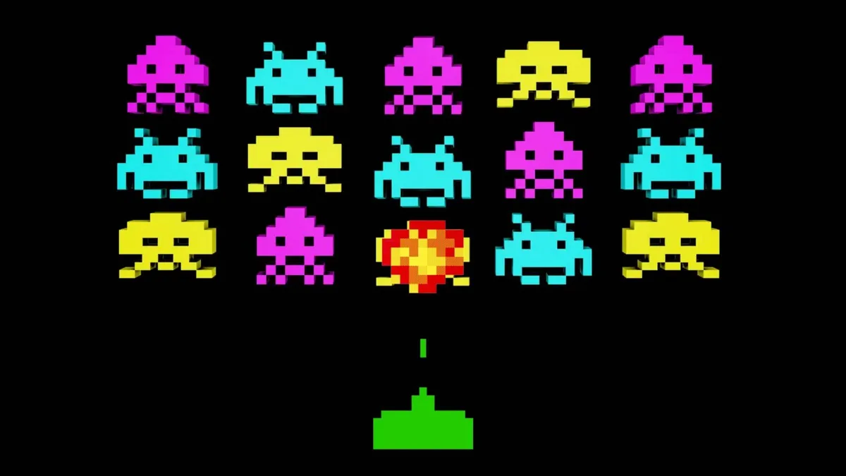 O detalhe de Space Invaders que nasceu de uma limitação técnica e virou uma mecânica lendária