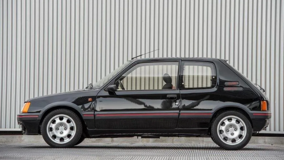 Doce coches pequeños de filosofía GTI que triunfaron en la década de los ochenta