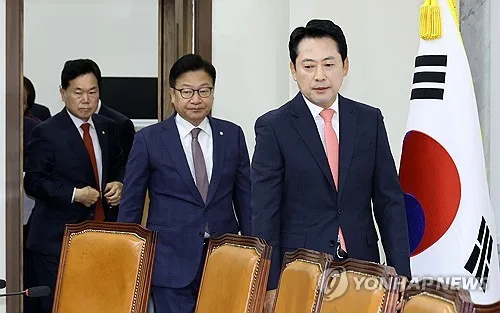 '최전방 공격' 국힘 주진우·이진숙·김태규…당내 시선은 복잡