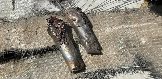 Aeroporto de Riade suspende voos após ataque dos houthis; avião pega fogo