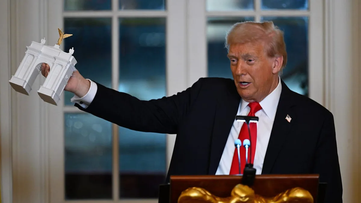 Irrer Plan für Washington - Trump will Drohnen-Basis in seinem Triumphbogen